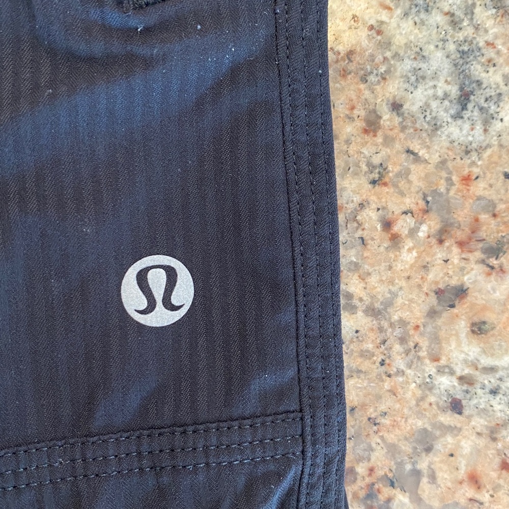 Lululemon dance studio Black Cargo Pants small S mid rise pockets relaxed fit - Picture 12 of 15